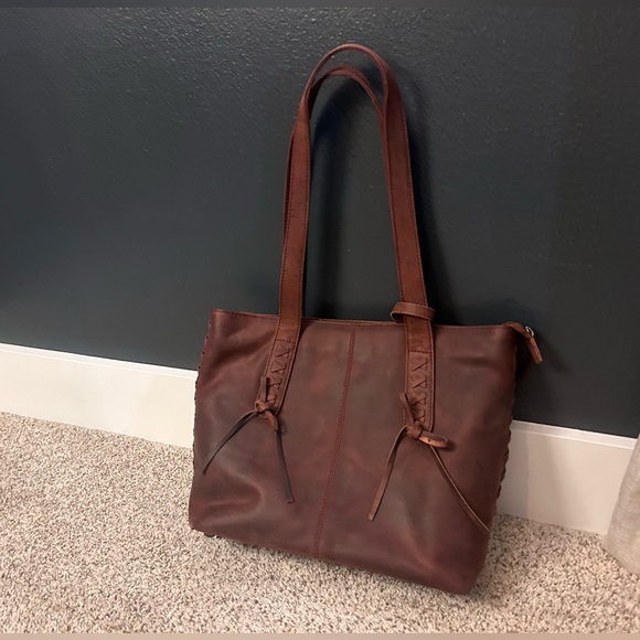 Concealed Carry Reagan Medium Leather Tote by Lady Conceal Dark Mahogany - Picture 2 of 11